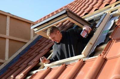 Pose de fenêtres de toit Velux à Labarde